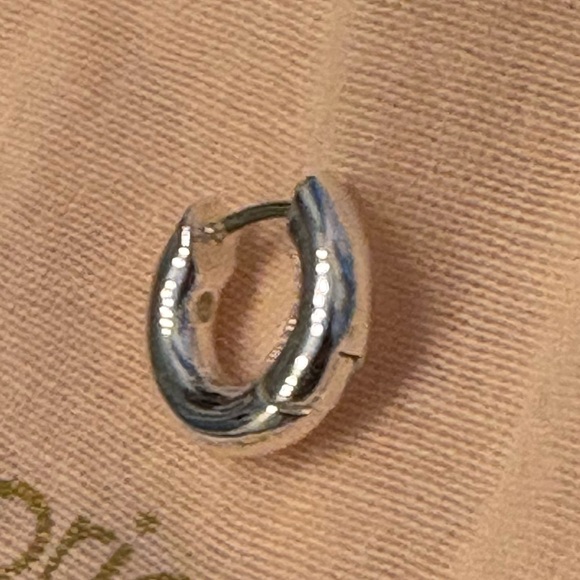 Gorjana Huggies - Picture 3 of 6